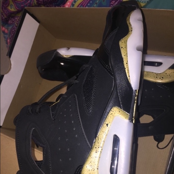 Mens Gold and Black Jordan Flight Club '91 - Picture 2 of 3